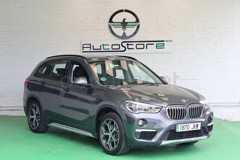 Usado BMW X1 Comfort Edition 150 CV (110 kW) 2015 Gris SUV
