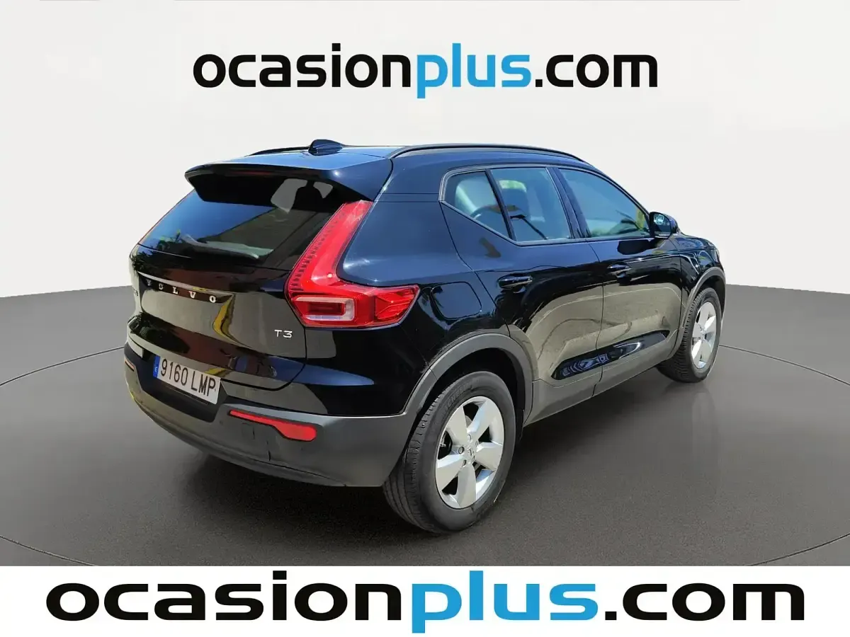 Usado Volvo XC40 Momentum 163 CV (119 kW) 2021 Negro SUV