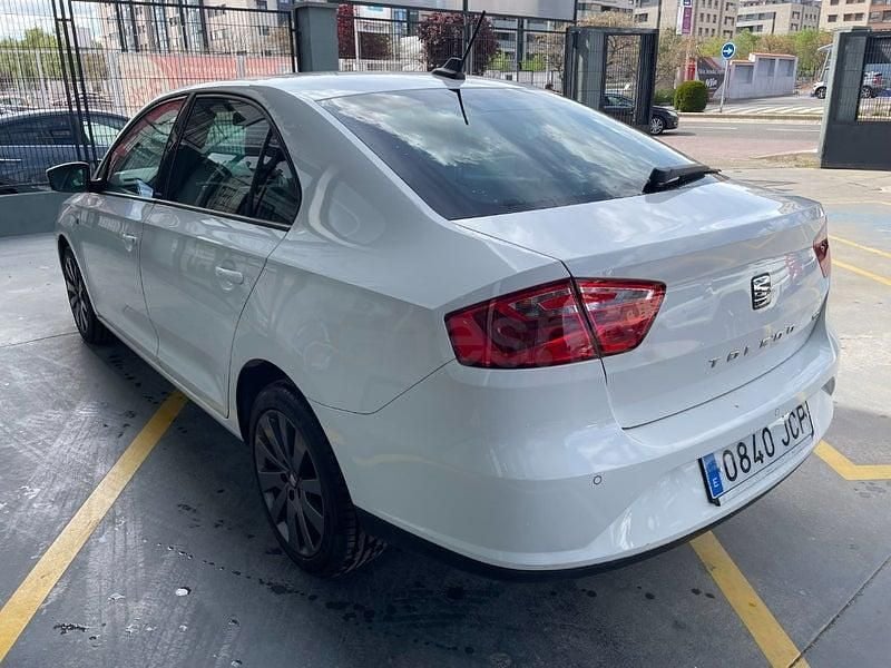 Usado Seat Toledo I-Tech 105 CV (77 kW) 2015 Blanco Utilitario