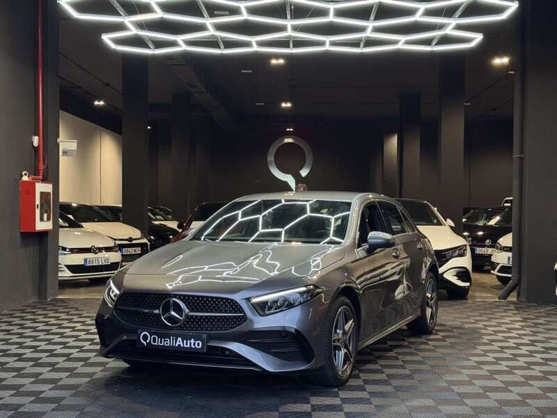 Gris Usado 2025 Mercedes A250 Advanced Utilitario | 35.990 € (Un poco caro) - Imagen 1/4
