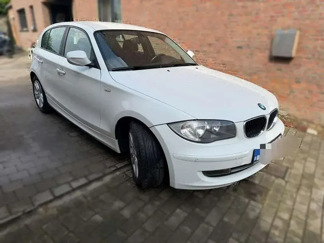 Usado BMW 116 116 CV (85 kW) 2011 Blanco Utilitario