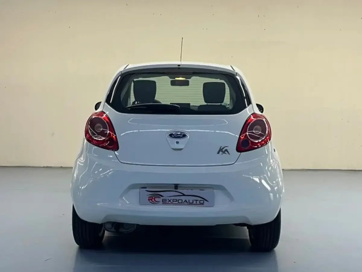 Usado Ford Ka Titanium 69 CV (50 kW) 2012 Blanco Utilitario