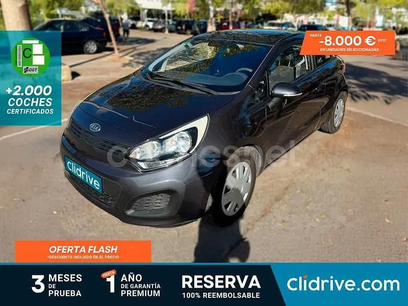 Usado Kia Rio 85 CV (62 kW) 2012 Gris / plata Berlina