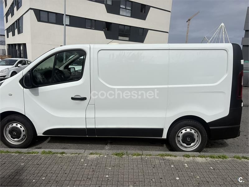Usado Renault Trafic LIMITED 120 CV (88 kW) 2019 Blanco Monovolumen