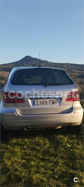Usado Mercedes B200 140 CV (102 kW) 2007 Gris / plata Monovolumen