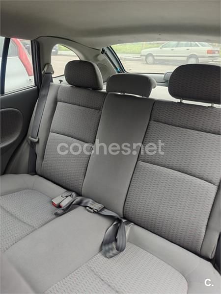 Usado Kia Rio 75 CV (55 kW) 2002 Azul Berlina