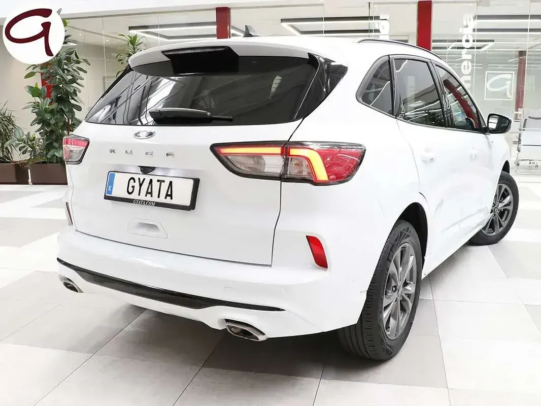 Usado Ford Kuga ST-Line 150 CV (110 kW) 2022 Blanco SUV