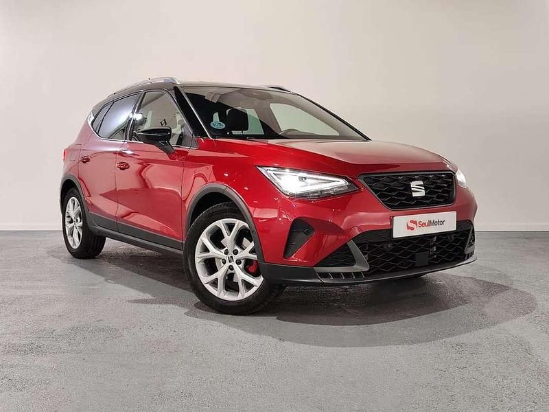 Rojo Usado 2023 Seat Arona FR SUV | 21.499 € (Un poco caro) - Imagen 1/4