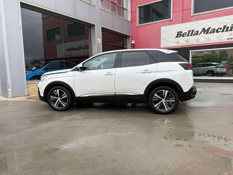 Usado Peugeot 3008 Allure 131 CV (96 kW) 2019 Blanco SUV