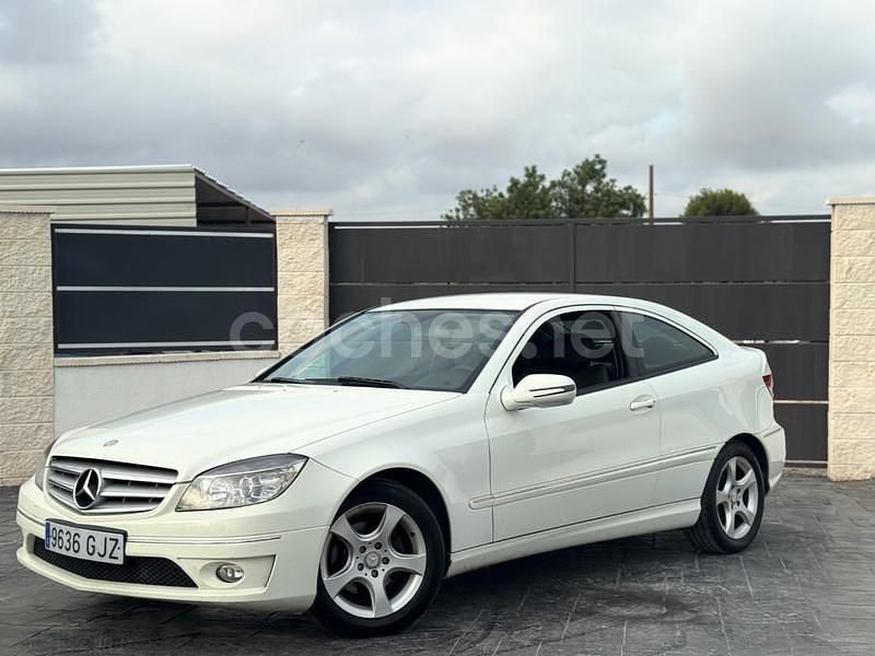 Blanco Usado 2009 Mercedes CLC220 Utilitario | 6999 € (Precio justo) - Imagen 1/4