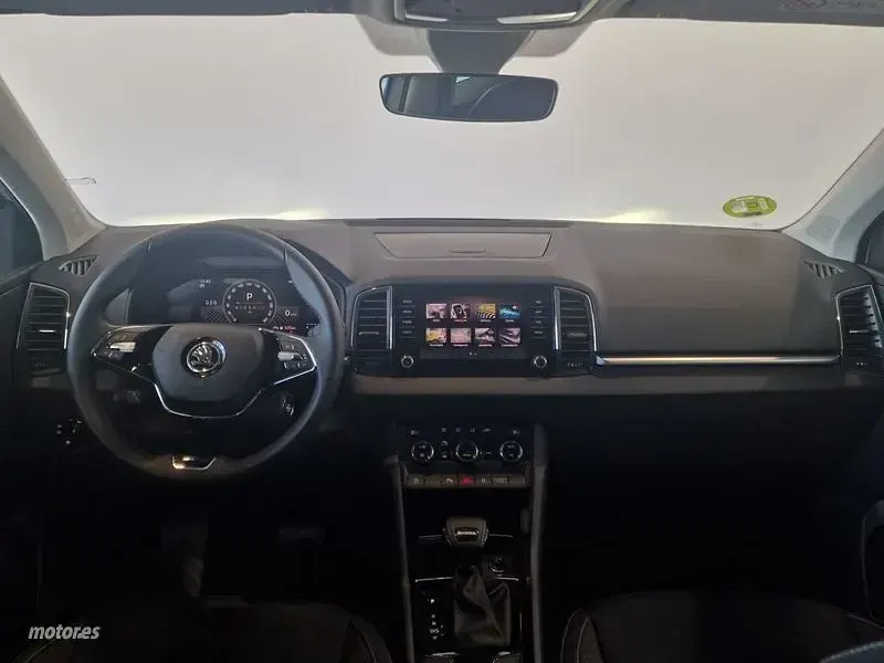 Usado Skoda Karoq Selection 150 CV (110 kW) 2025 Blanco SUV