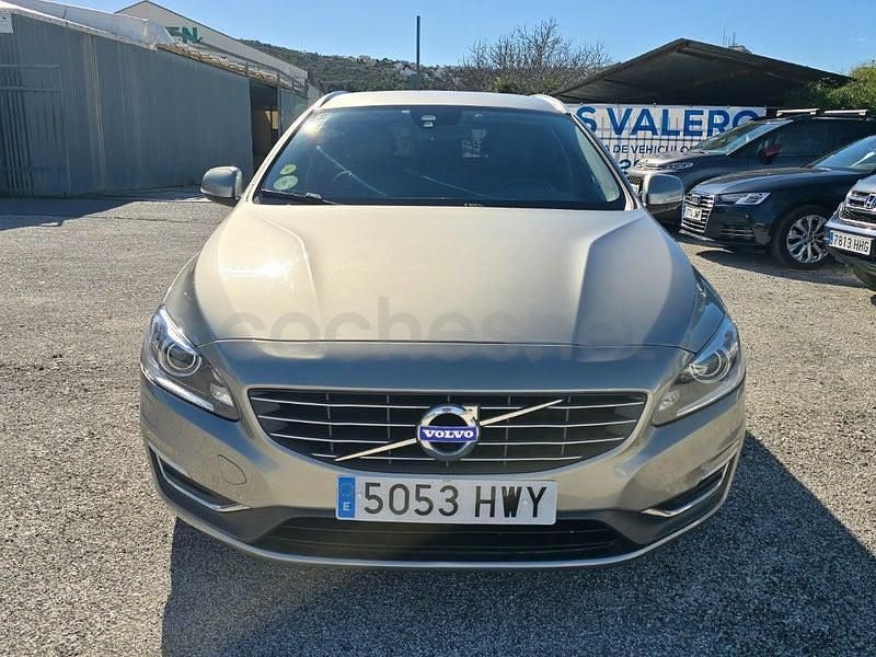Usado Volvo V60 Momentum 136 CV (100 kW) 2014 Beige Familiar