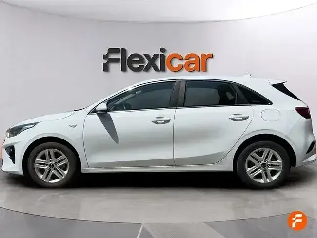 Usado Kia Ceed 115 CV (84 kW) 2019 Blanco Utilitario