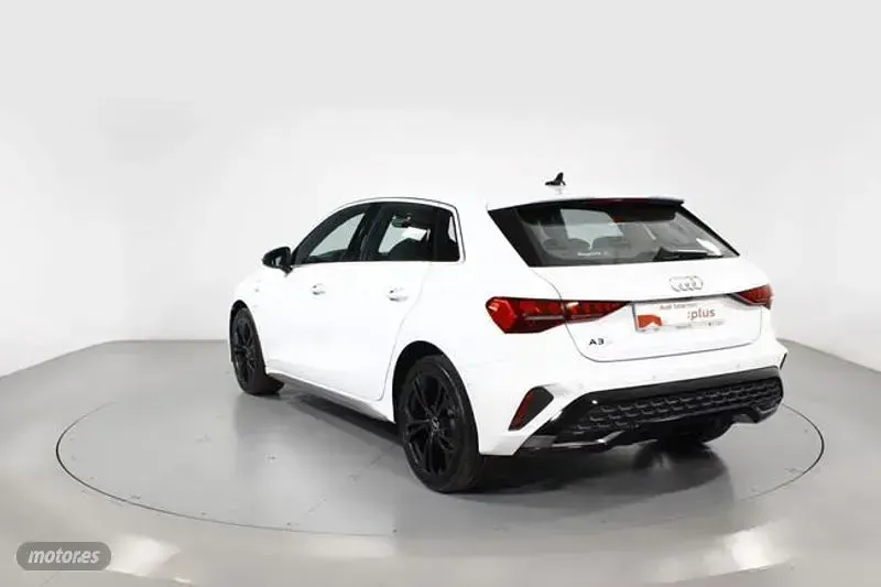 Usado Audi A3 Sport 204 CV (150 kW) 2025 Blanco Berlina