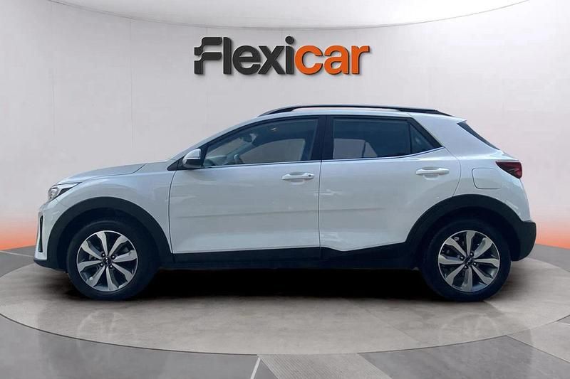 Usado Kia Stonic 84 CV (61 kW) 2023 Blanco SUV