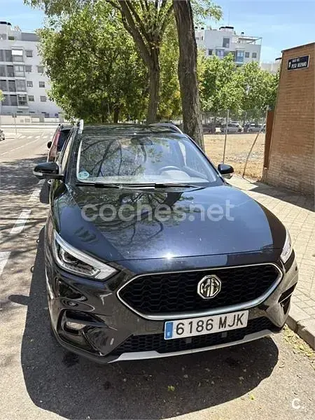 Usado MG ZS Luxury 106 CV (77 kW) 2023 Negro SUV