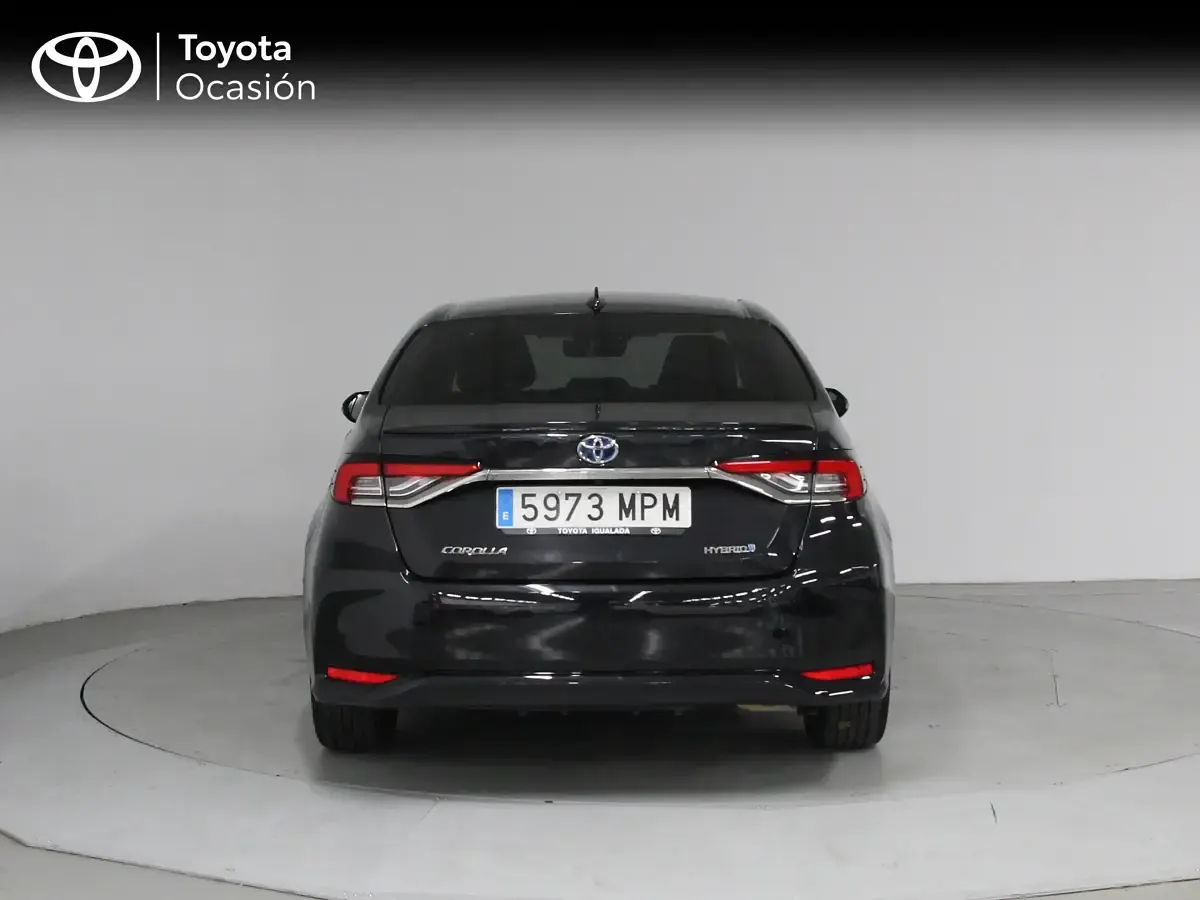 Käytetty Toyota Corolla Style 140 HP (102 kW) 2024 Musta Sedan