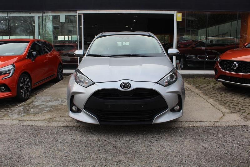 Usado Mazda 2 Center-Line 116 CV (85 kW) 2023 Gris Berlina