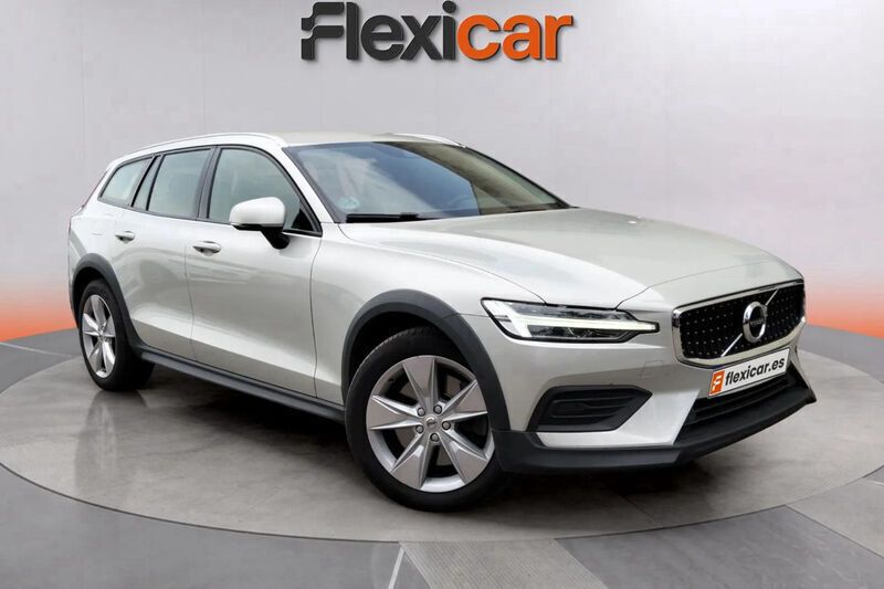 Gris Usado 2019 Volvo V60 CC Momentum Familiar | 19.490 € (Buen precio) - Imagen 1/4