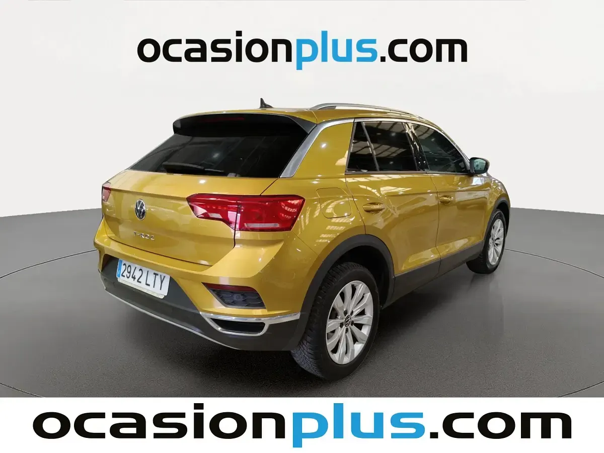 Usado VW T-Roc Advance 150 CV (110 kW) 2021 Oro SUV