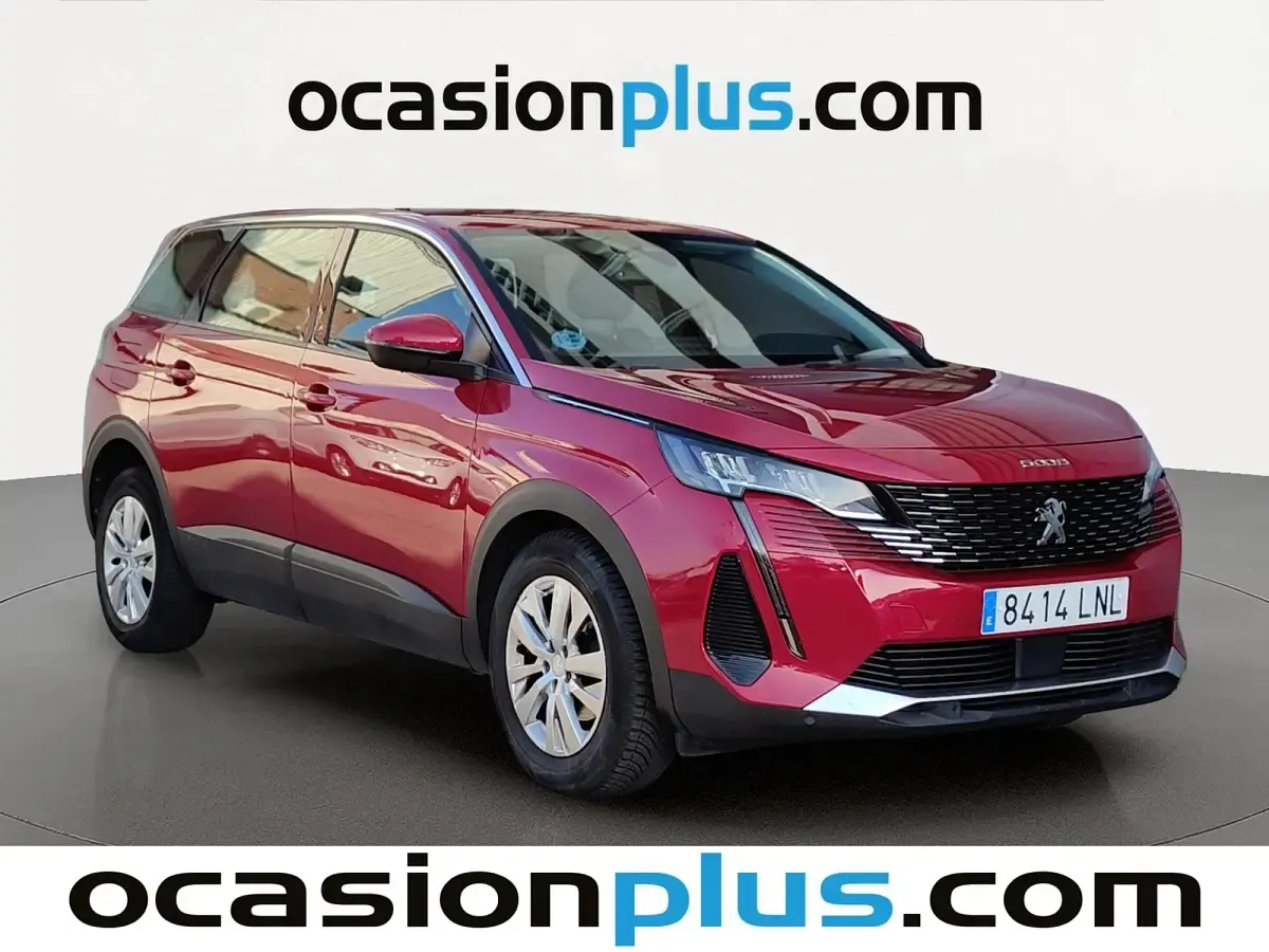 Usado Peugeot 5008 Active 131 CV (96 kW) 2021 Rojo SUV