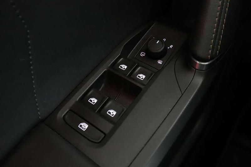 Gris Usado 2023 Cupra Formentor SUV | 28.094 € (Precio justo) - Imagen 1/1