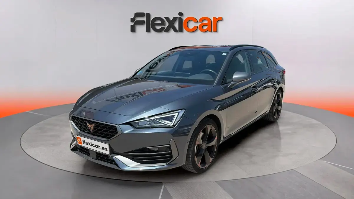 Usado Cupra Leon 150 CV (110 kW) 2023 Gris Familiar