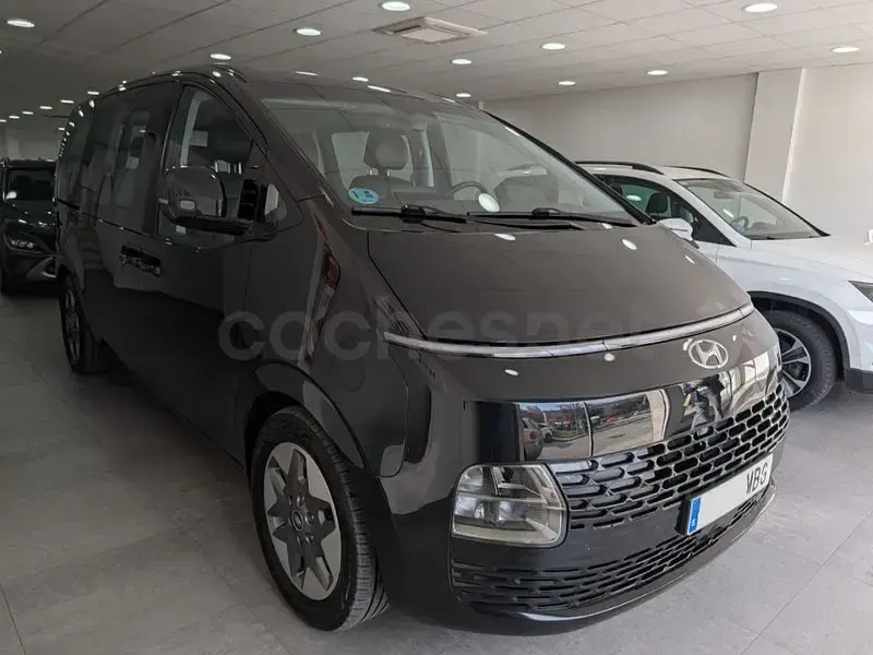 Usado Hyundai Staria 177 CV (130 kW) 2022 Negro Monovolumen