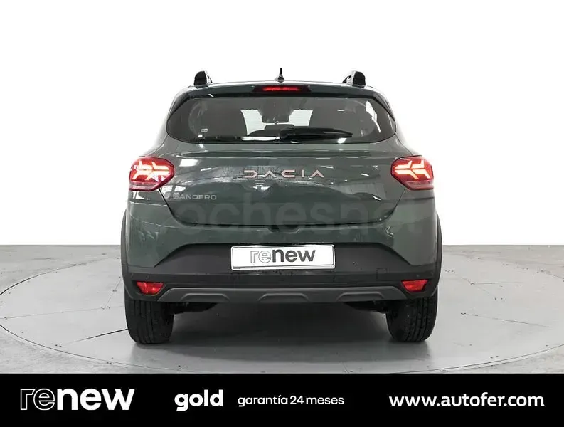 Usado Dacia Sandero Extreme 101 CV (74 kW) 2025 Verde Berlina