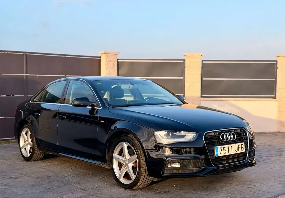 Usado Audi A4 S-Line 136 CV (100 kW) 2015 Negro Berlina