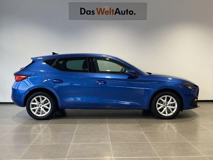 Usado Seat Leon Style 150 CV (110 kW) 2024 Azul