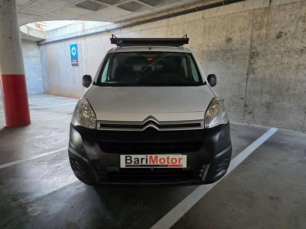 Usado Citroën Berlingo 99 CV (72 kW) 2017 Blanco Monovolumen