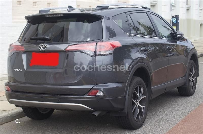 Usado Toyota RAV4 Executive 150 CV (110 kW) 2016 Gris / plata SUV