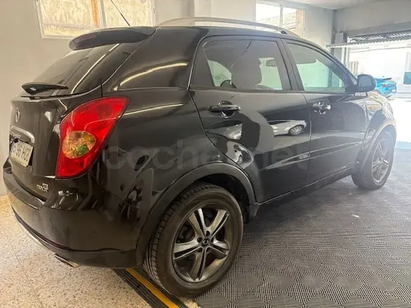 Usado SsangYong Korando Premium Plus 149 CV (109 kW) 2012 Negro SUV