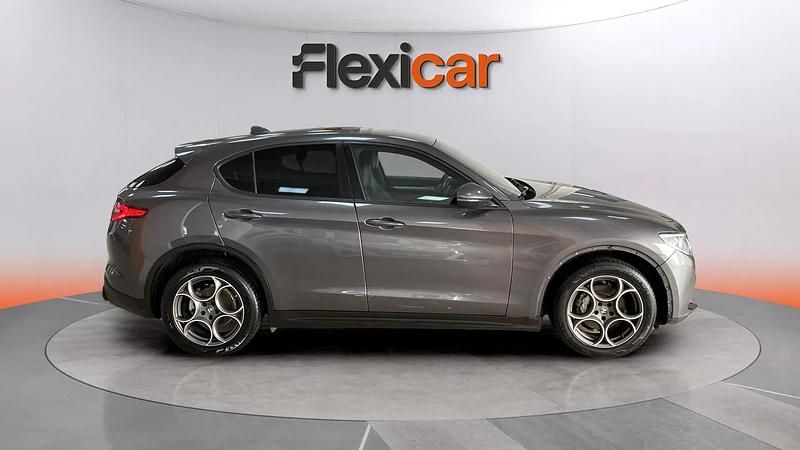 Usado Alfa Romeo Stelvio Sprint 160 CV (117 kW) 2022 Gris SUV