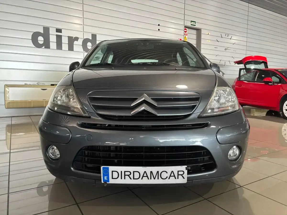 Usado Citroën C3 Exclusive 90 CV (66 kW) 2010 Gris