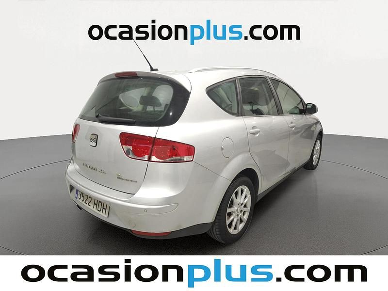 Usado Seat Altea Ecomotive 105 CV (77 kW) 2011 Gris Monovolumen