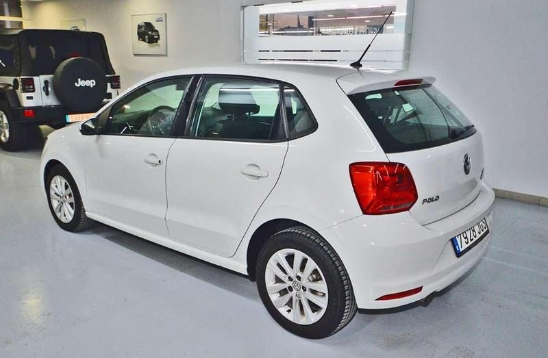 Usado VW Polo Advance 90 CV (66 kW) 2015 Blanco Utilitario