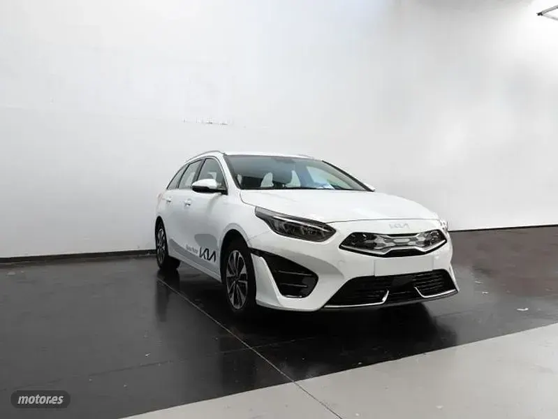 Usado Kia Ceed Sportswagon 141 CV (103 kW) 2023 Blanco Familiar