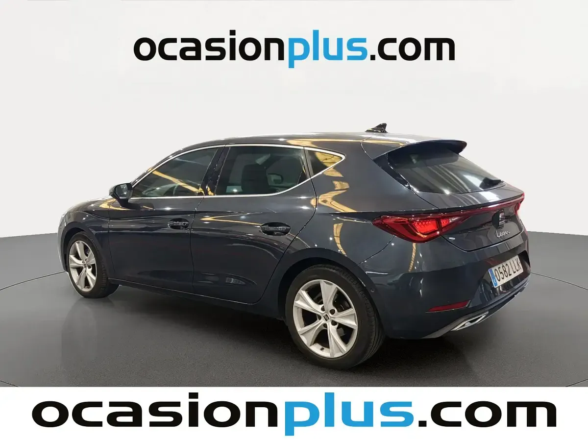 Usado Seat Leon FR 150 CV (110 kW) 2020 Gris Utilitario