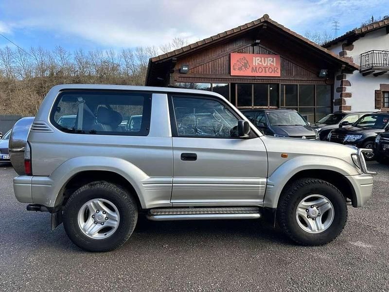 Plateado Usado 2000 Toyota Land Cruiser SUV | 24.999 € (Un poco caro) - Imagen 1/4
