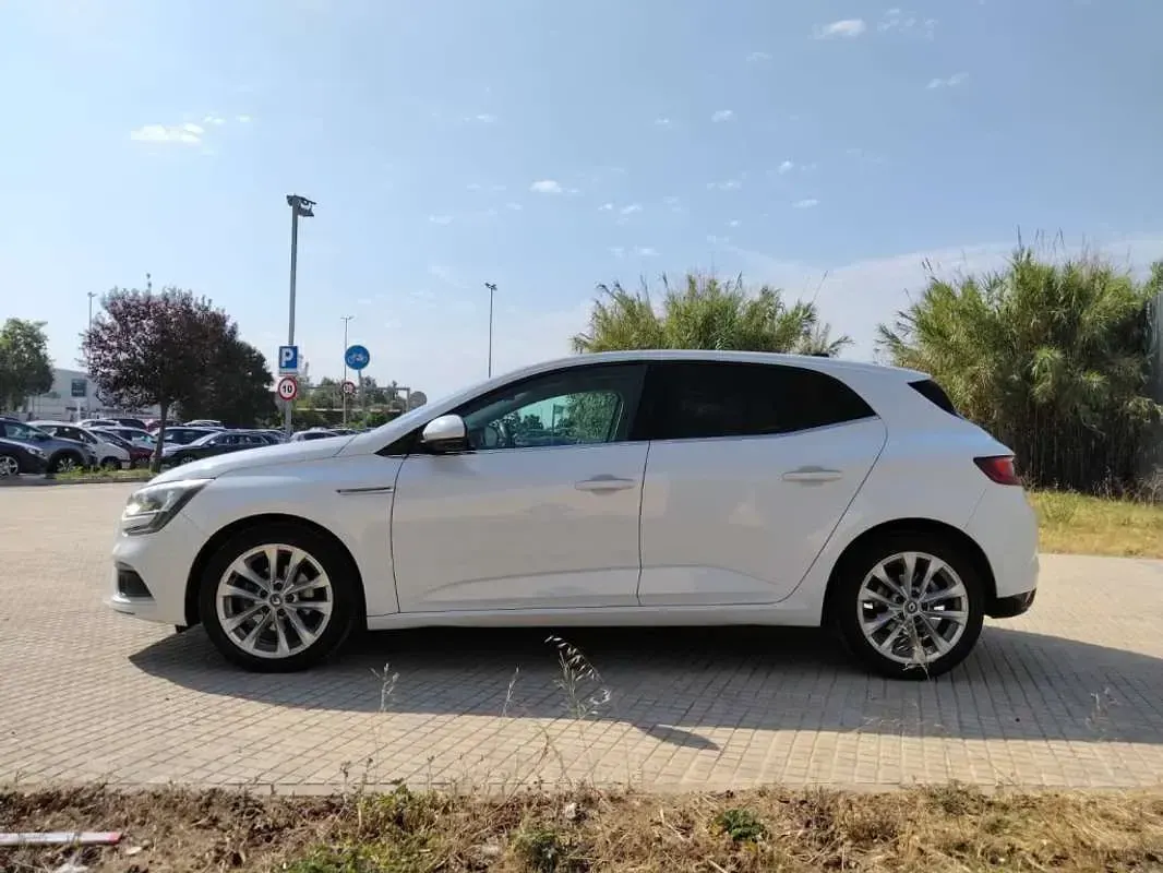 Usado Renault Mégane III Zen 110 CV (80 kW) 2016 Blanco Utilitario