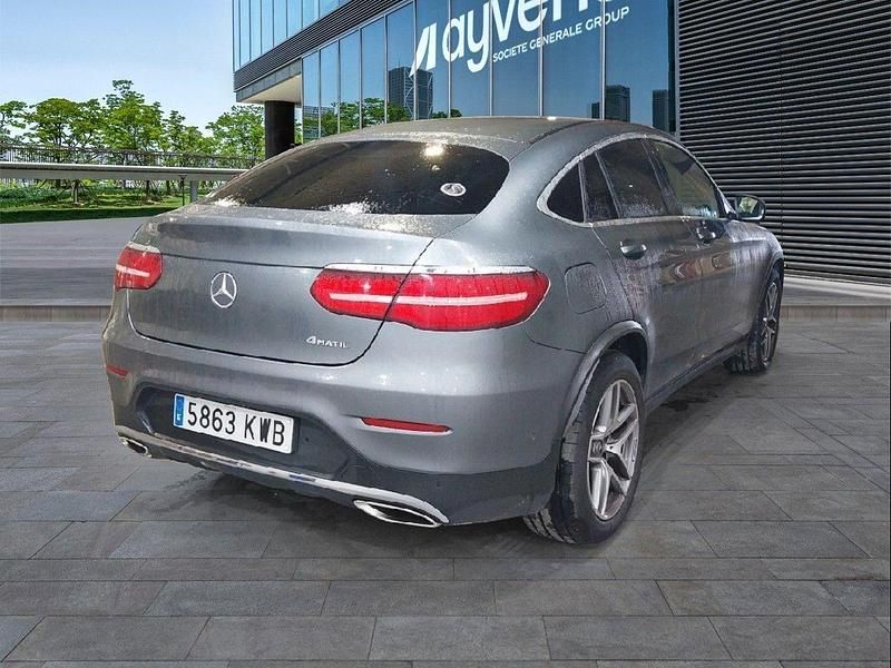 Usado Mercedes GLC250 211 CV (155 kW) 2019 Gris / plata Coupe