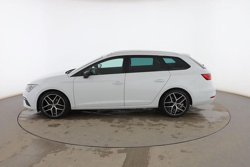 Usado Seat Leon FR 150 CV (110 kW) 2018 Blanco Familiar