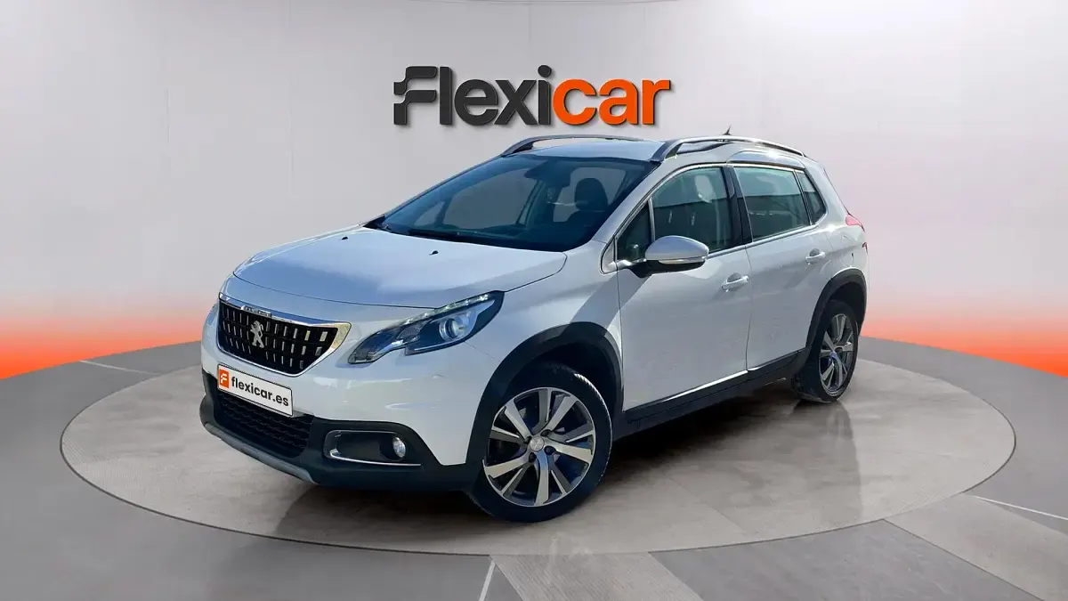Usado Peugeot 2008 Active 100 CV (73 kW) 2019 Blanco SUV