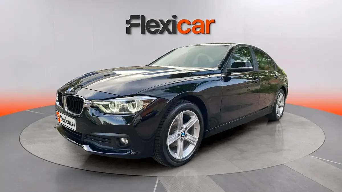 Usado BMW 316 116 HP (85 kW) 2016 Preto Sedan