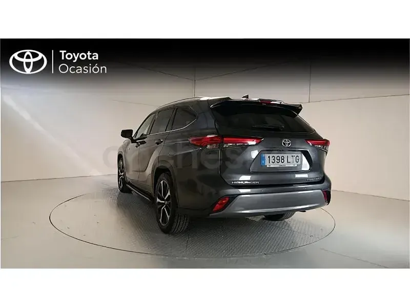 Usado Toyota Highlander Luxury 246 CV (180 kW) 2021 Gris / plata SUV