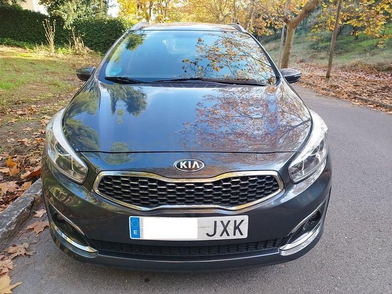 Usado Kia Ceed Sportswagon 120 CV (88 kW) 2017 Gris Familiar