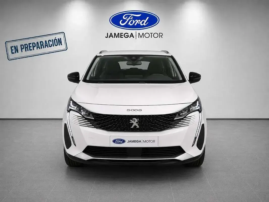 Usado Peugeot 5008 Allure 129 CV (94 kW) 2022 Blanco SUV