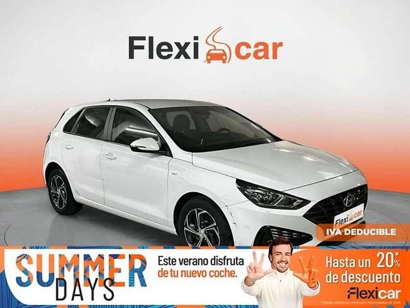 Blanco Usado 2022 Hyundai i30 Berlina | 13.390 € (Precio justo) - Imagen 1/4